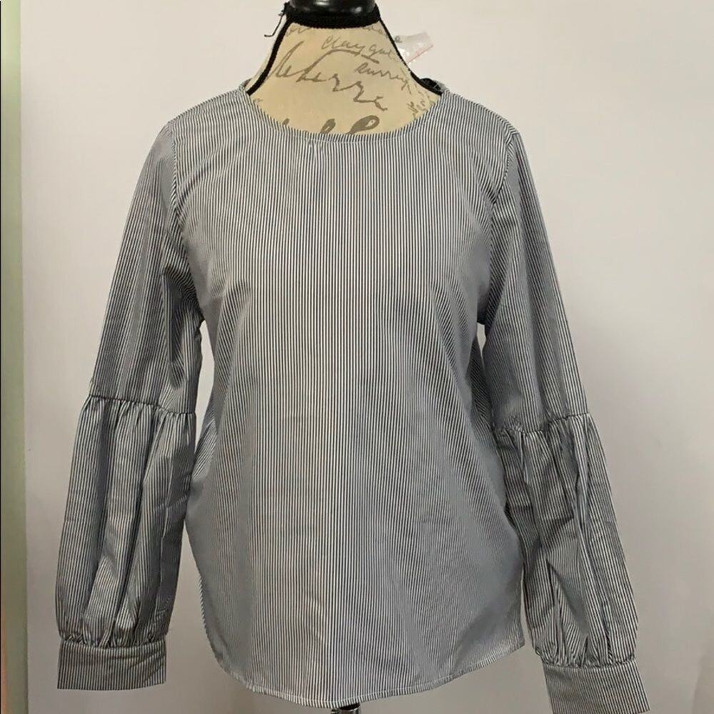 NWT LIPSLIDE PINSTRIPE BLOUSE SIZE L‎